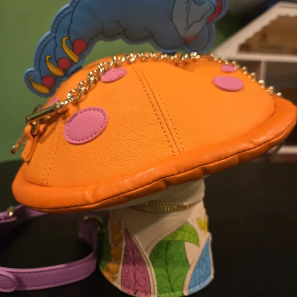 StitchShoppe Loungefly Alice In Wonderland CaterpillerMushroom CrossbodyBag NWOT - Picture 4 of 15